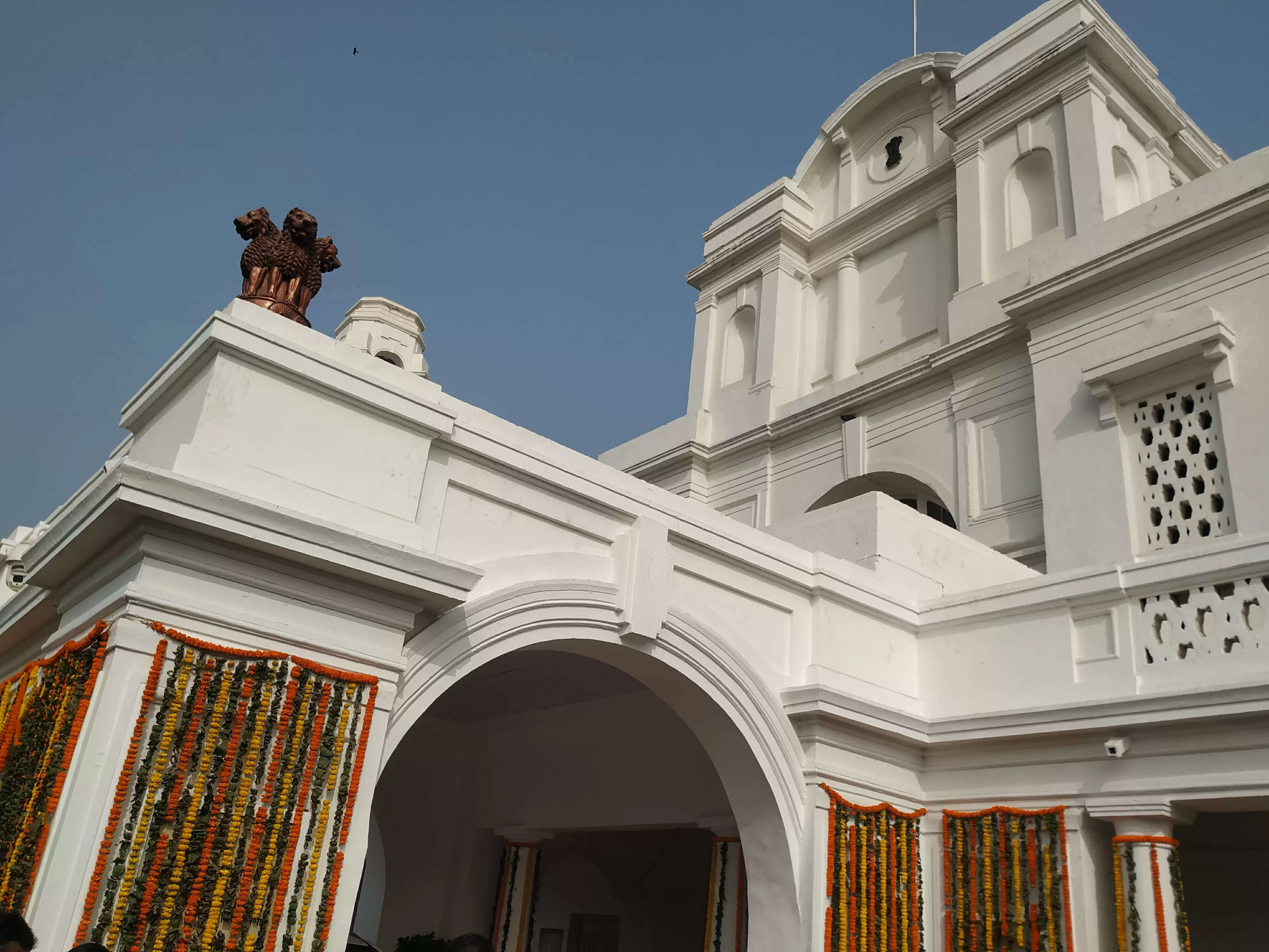 दिल्ली विधानसभा अध्यक्ष ने आतिशी का वीडियो फॉरेंसिक जांच के लिए भेजने का आदेश दिया