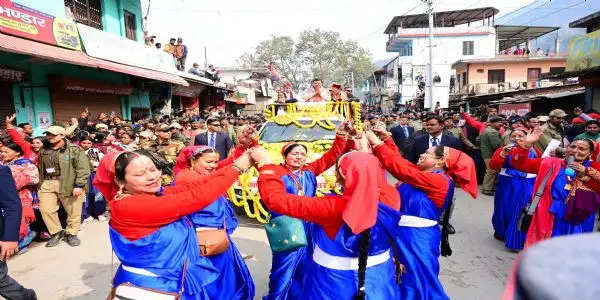 ब्वै, ब्वारी, नौनी कौथिग में मुख्यमंत्री ने किया बचपन की यादों का साझा