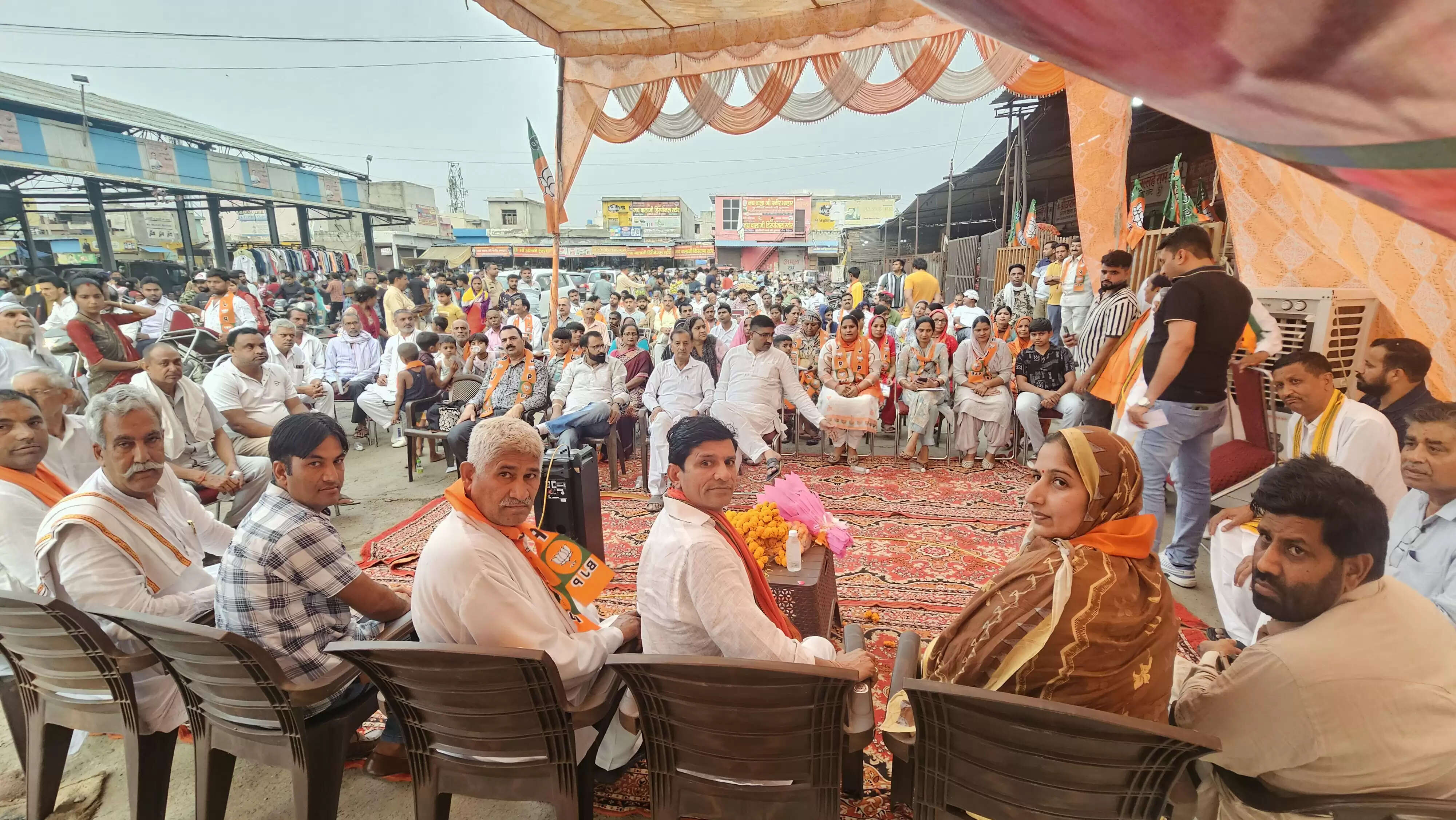 बहादुरगढ़ में व्यापारियों को बताए भाजपा सरकार में किए कार्य