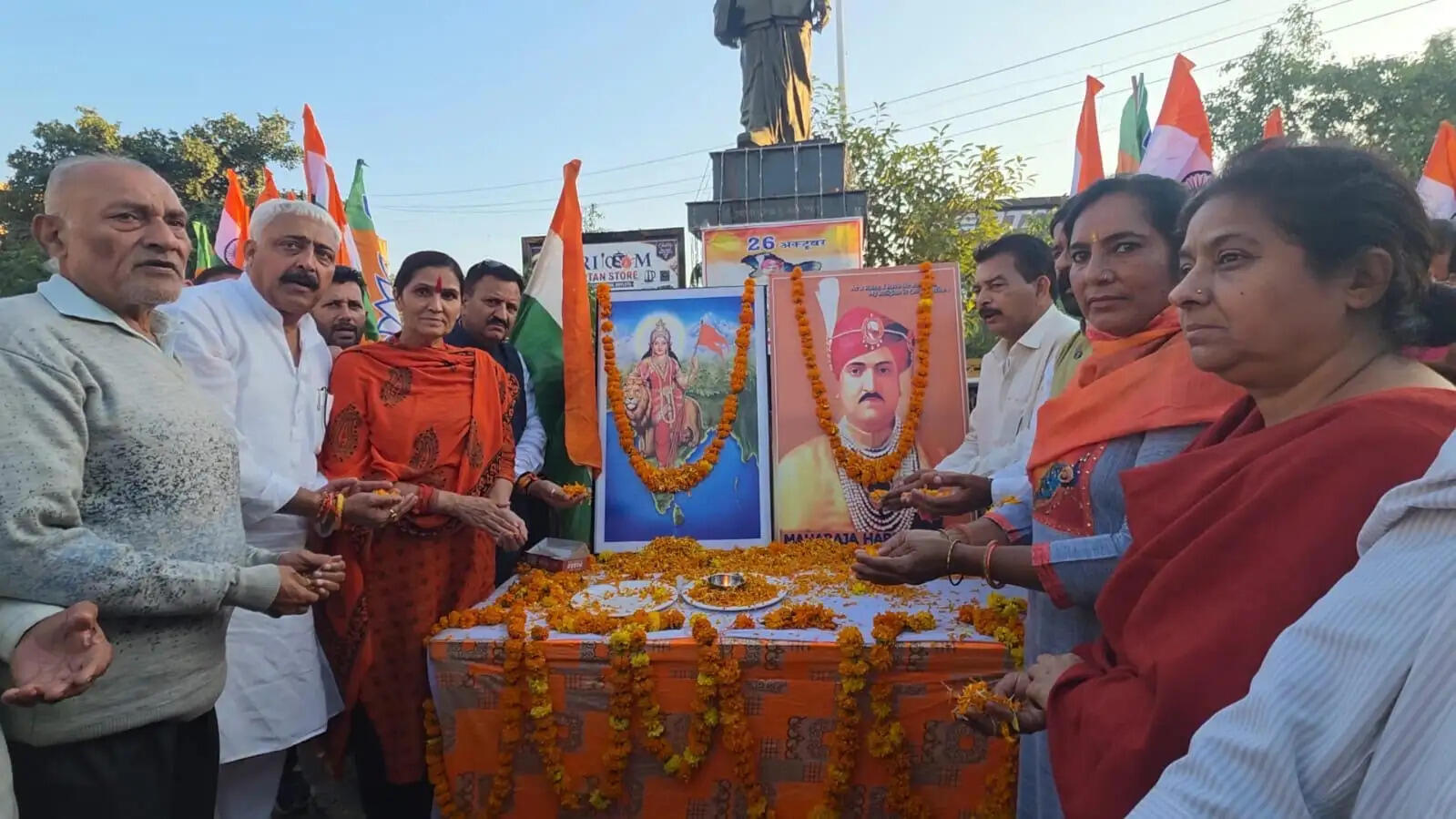 कठुआ में भाजपा ने धूमधाम से मनाया 79वां विलय दिवस, महाराजा हरि सिंह को दी श्रद्धांजलि