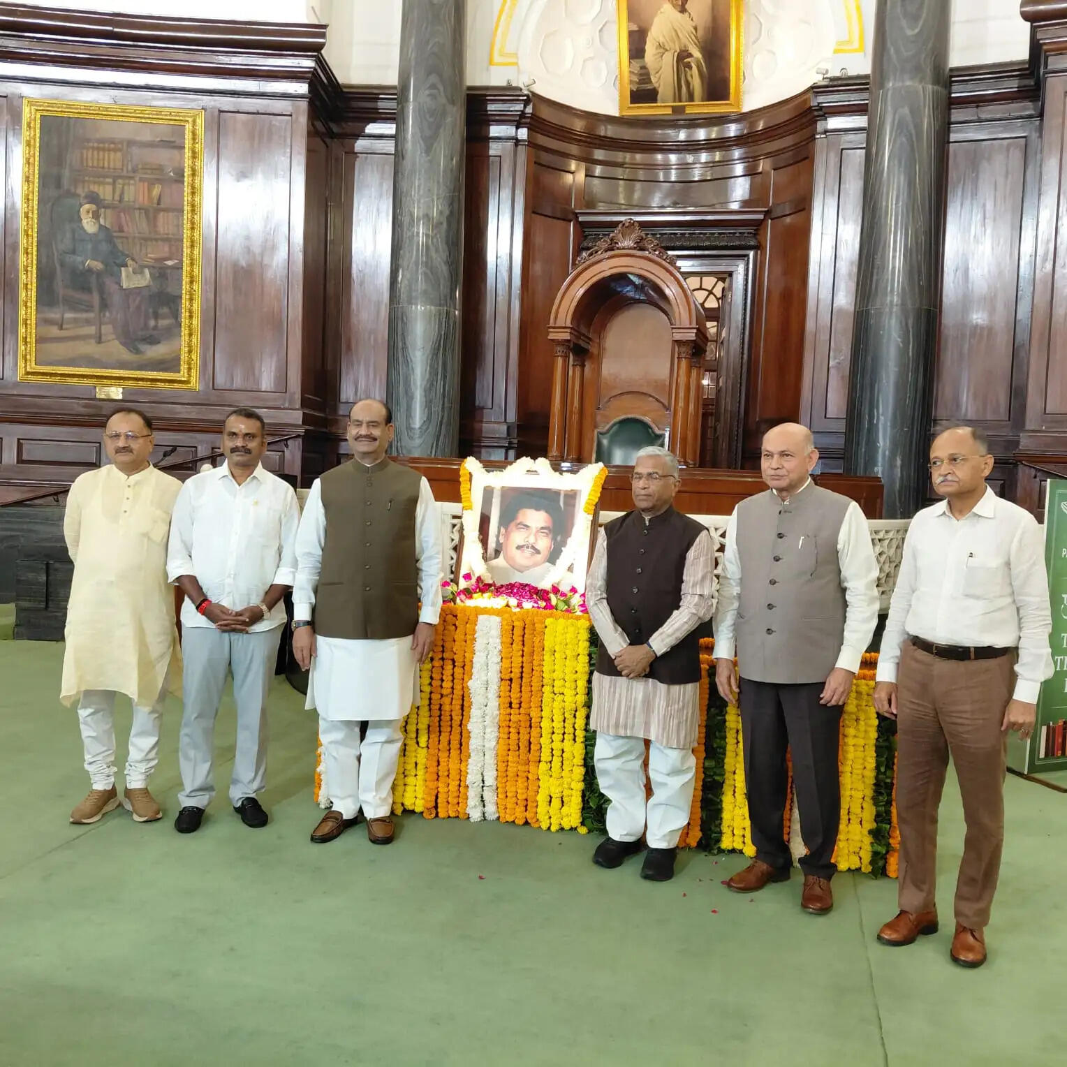 राज्यसभा के उपसभापति और लोकसभा अध्यक्ष ने बालयोगी की जयंती पर पुष्पांजलि अर्पित की