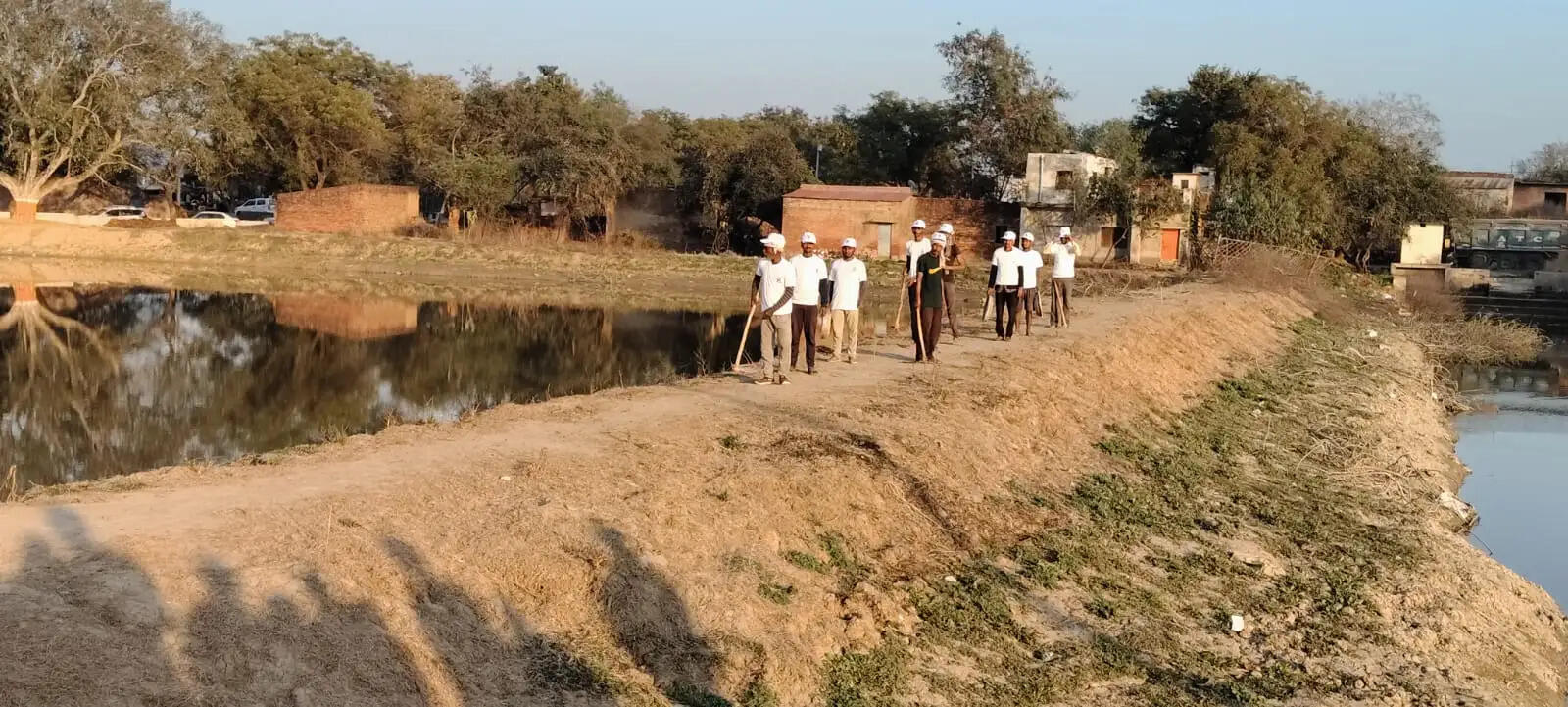 योजनाओं का लाभ अंतिम व्यक्ति तक पहुंचाना प्राथमिकता : जिलाधिकारी