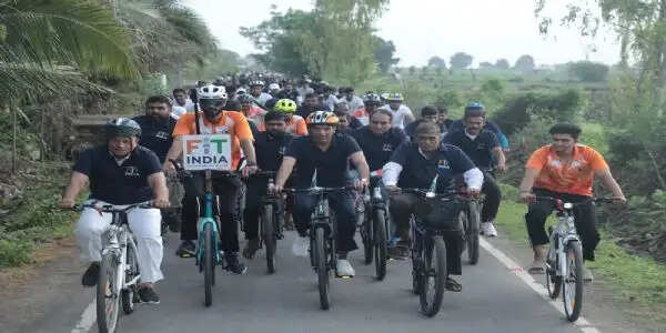 एशियाई खेलों के पदक विजेताओं के साथ वाराणसी में साइकिल चलाकर फिटनेस का संदेश देंगे युवा