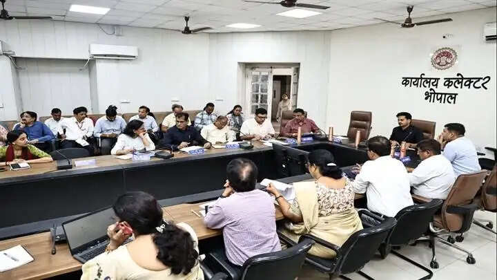 भोपालः सभी अनुविभागीय अधिकारियों को छात्रावासों का नियमित निरीक्षण करने के निर्देश