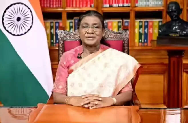 राष्ट्रपति द्रौपदी मुर्मु अंबाला में राफेल में उड़ान भरने को तैयार