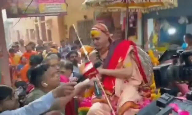 गौ प्रतिष्ठार्थ धर्म युद्ध यात्रा लेकर लखनऊ के लिए निकले अविमुक्तेश्वरानंद