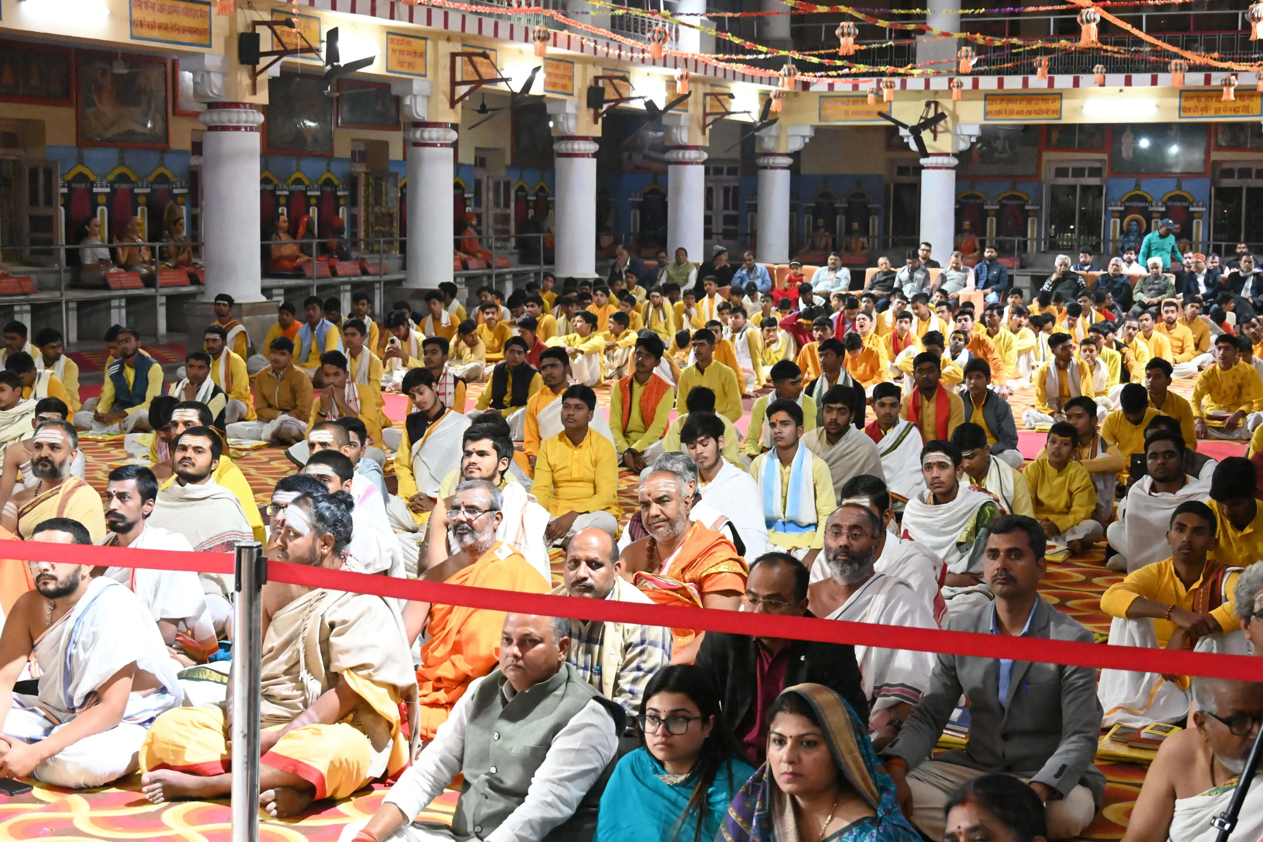 प्रयागराज महाकुंभ में भव्य व्यवस्था से पूरा विश्व चकित : जगद्गुरु शंकराचार्य विधुशेखर भारती