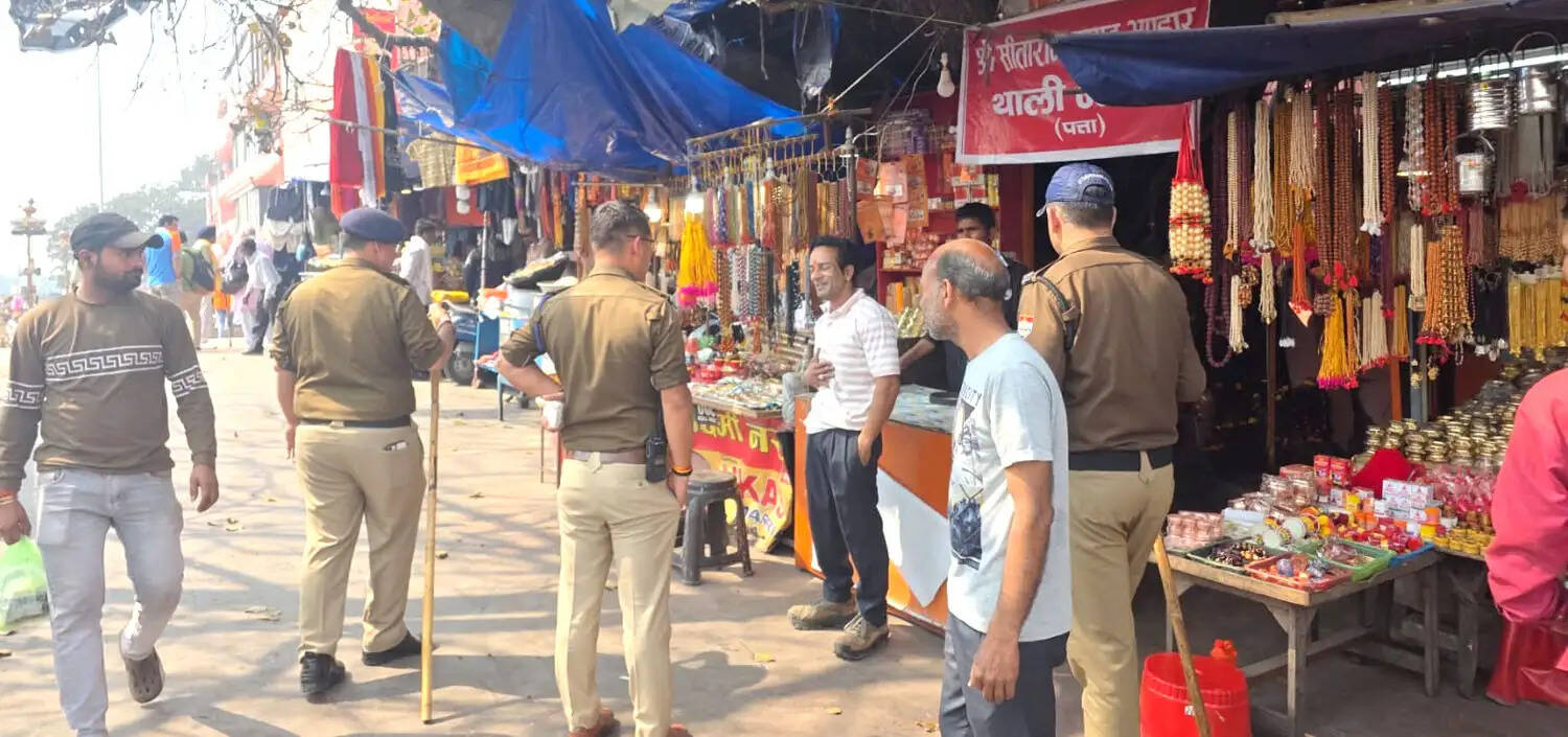 सीजन से पहले हरकी पैड़ी क्षेत्र में अतिक्रमण पर कार्रवाई, ठेले-फड़ हटाए