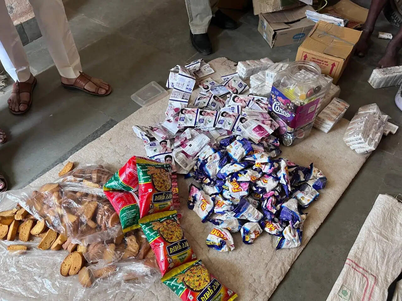 दमोहः बाल संरक्षण आयोग की टीम को छात्रावास में मिला धर्म विशेष का साहित्य