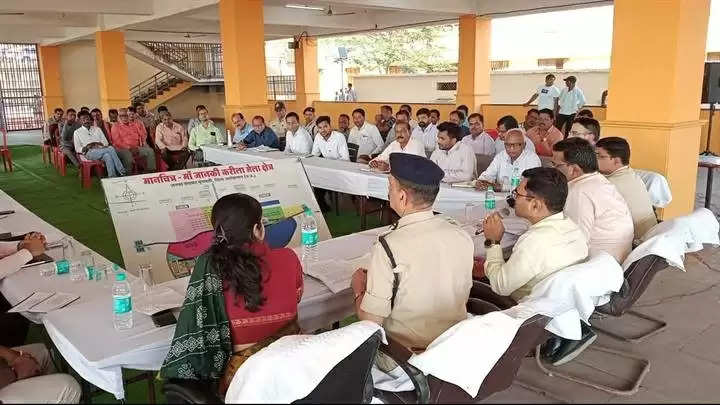 करीला मेला की जिम्मेदारियों का मुस्तैदी पूर्वक और गंभीरता से करें निर्वहनः कमिश्नर डॉ. खाड़े