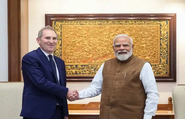 प्रधानमंत्री मोदी से मिले अमेजन के सीईओ जेसी, भारत में 13 अरब डॉलर के अतिरिक्त निवेश का किया ऐलान