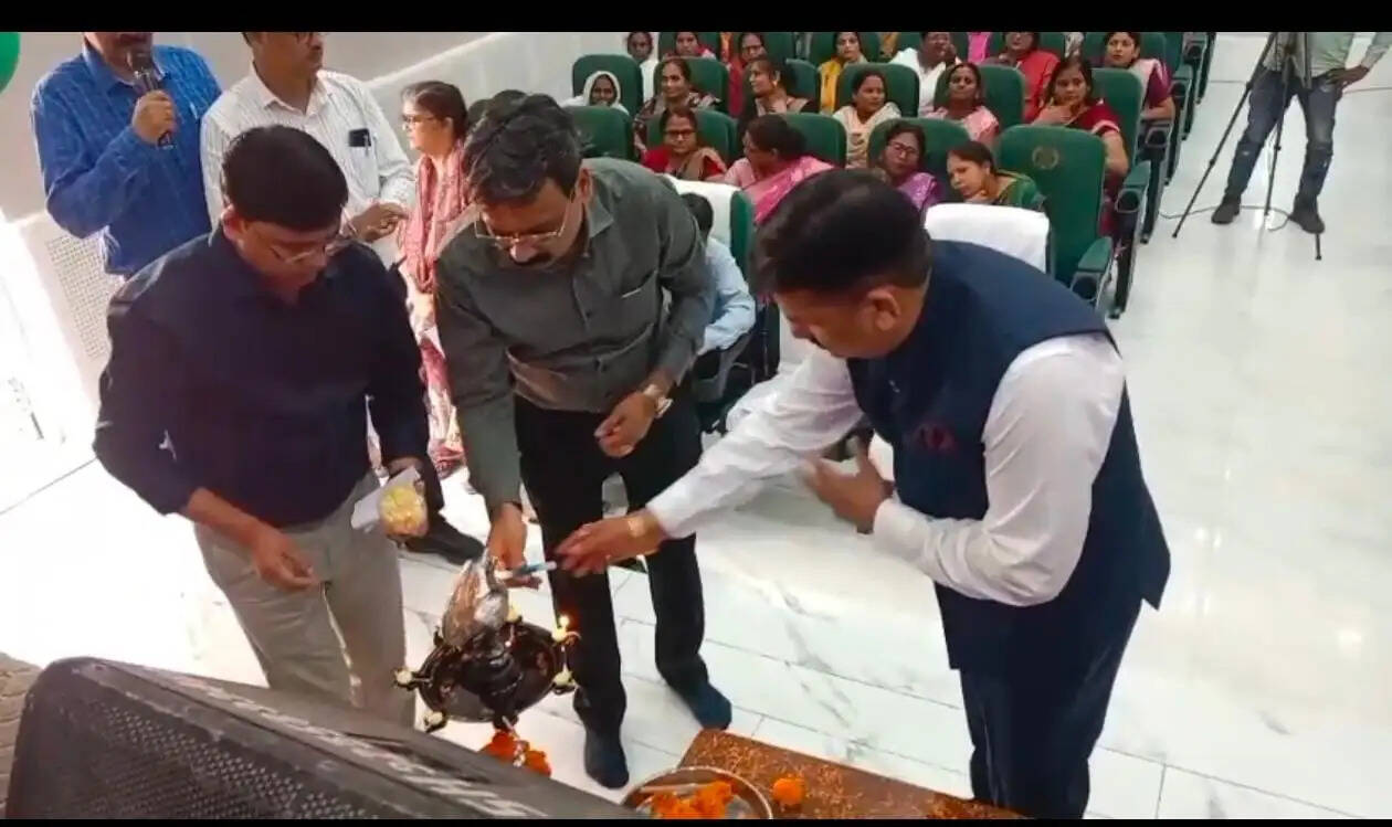 अन्नप्राशन संस्कार के साथ आंगनबाड़ी कार्यकर्त्रियों का हुआ सम्मान