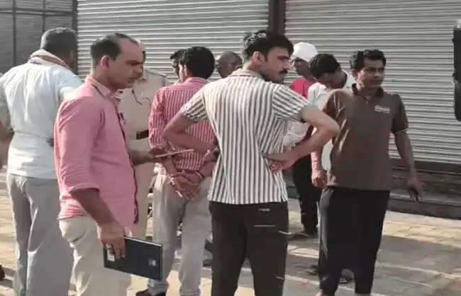 नारनौल में रेहड़ी पर मिला युवक का शव