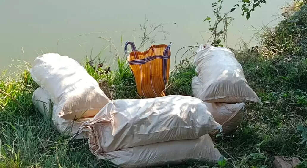 विस्फोटक मिलने से पुलिस और सुरक्षा एजेंसियां अलर्ट मोड में