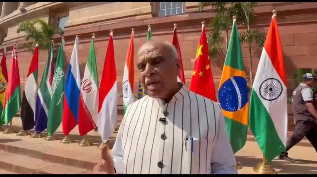 संसद में चर्चा के बजाय धरना दे रहा विपक्ष, कांग्रेस मानसिक रूप से दिवालिया: जगदंबिका पाल
