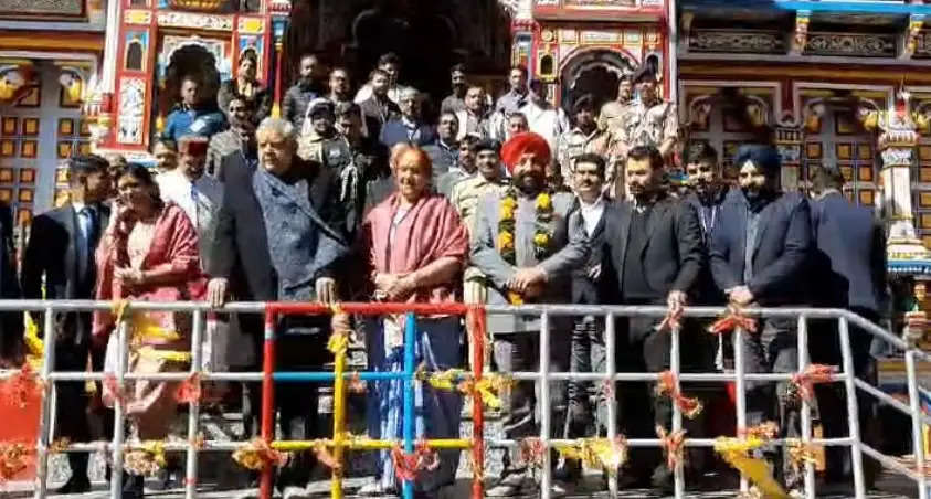 उपराष्ट्रपति जगदीप धनकड़ ने बाबा केदार के दर्शन किए, देश की खुशहाली कामना की