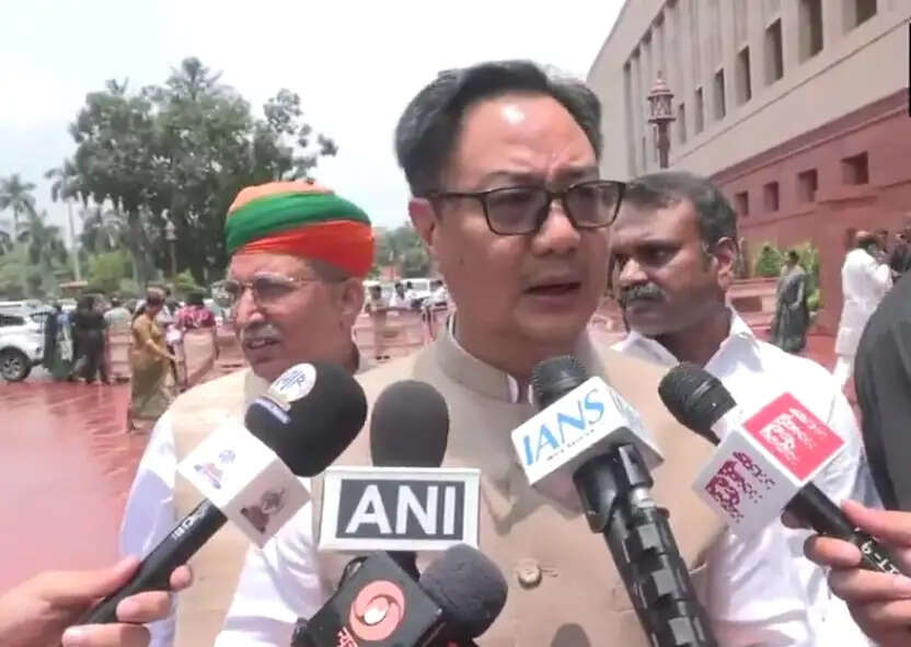 चर्चा रोकने के लिए शर्तें रखना ठीक नहीं, सरकार किसी मुद्दे से भागती नहीं': किरेन रिजिजू
