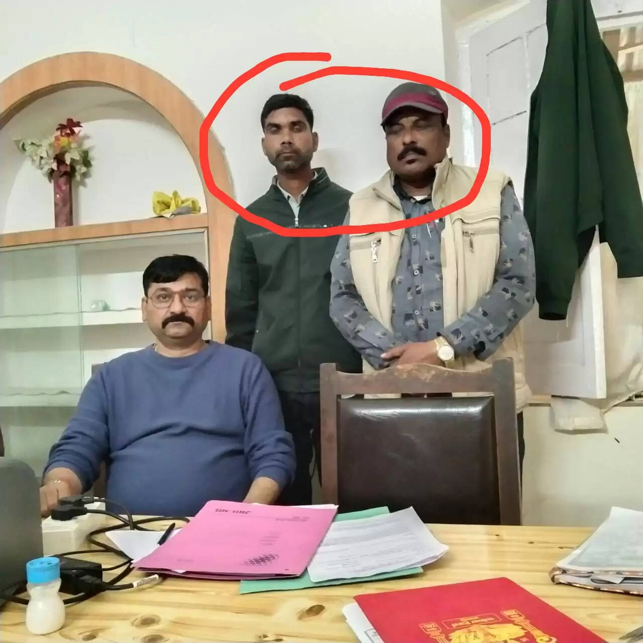 सिवनी: समनापुर खरीदी केंद्र में 1500 रूपये की रिश्वत लेते कंप्यूटर ऑपरेटर रंगे हाथ गिरफ्तार