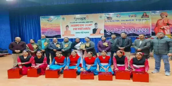 लोकगीत में पोखड़ा और लोकनृत्य में पौड़ी रहा विजेता