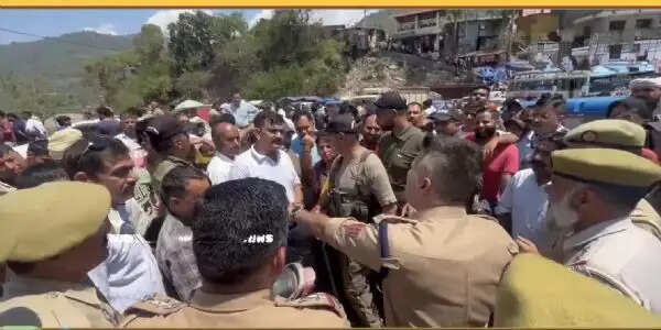 बिलावर में पुलिस की कथित ज्यादती पर भड़का जनाक्रोश, नाज ब्रिज पर 2 घंटे तक सड़क जाम
