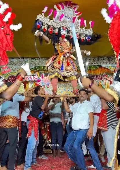 एटा की ऐतिहासिक काली शोभायात्रा&nbsp;की&nbsp;तैयारियां&nbsp;पूरी, तलवारबाजी और युद्ध कौशल दिखाएंगे 15 से 20 अखाड़े
