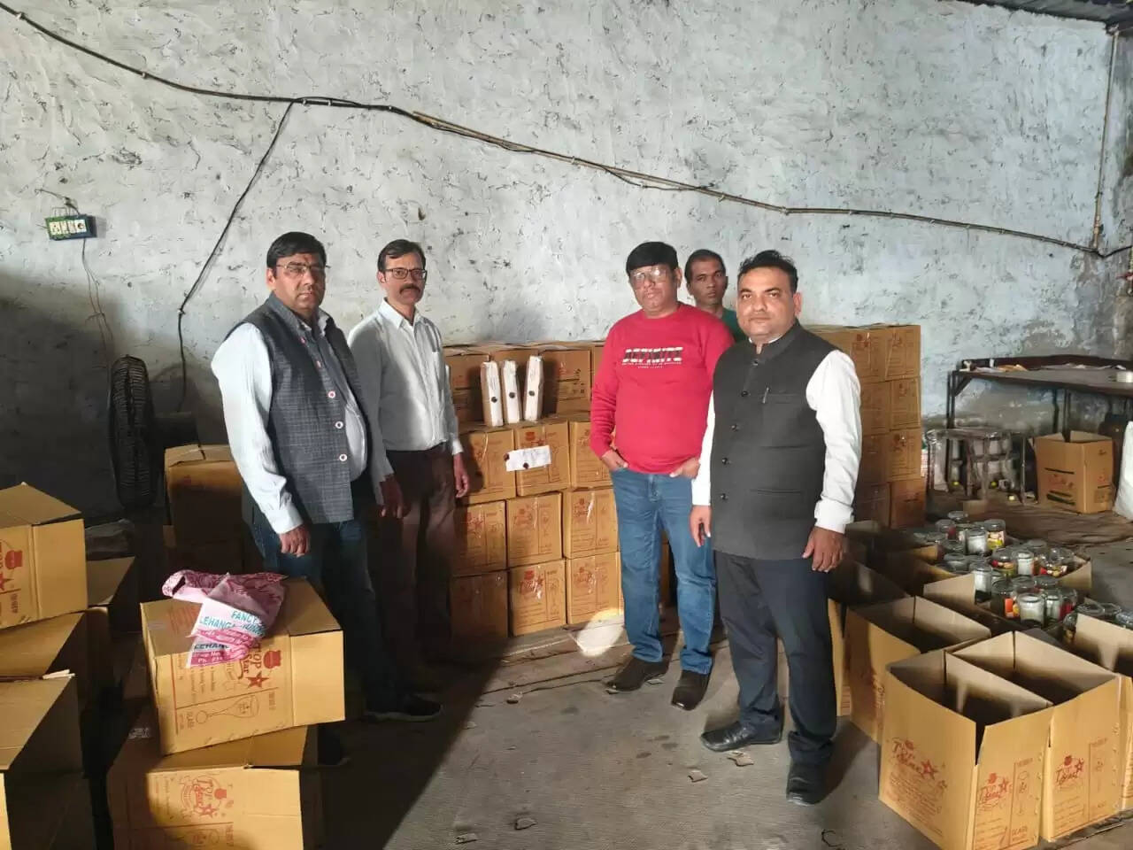 सुपर से ऊपर ब्रांड पर शिकंजा: &nbsp;करीब डेढ हजार किलो वेजिटेबल सॉस जब्त