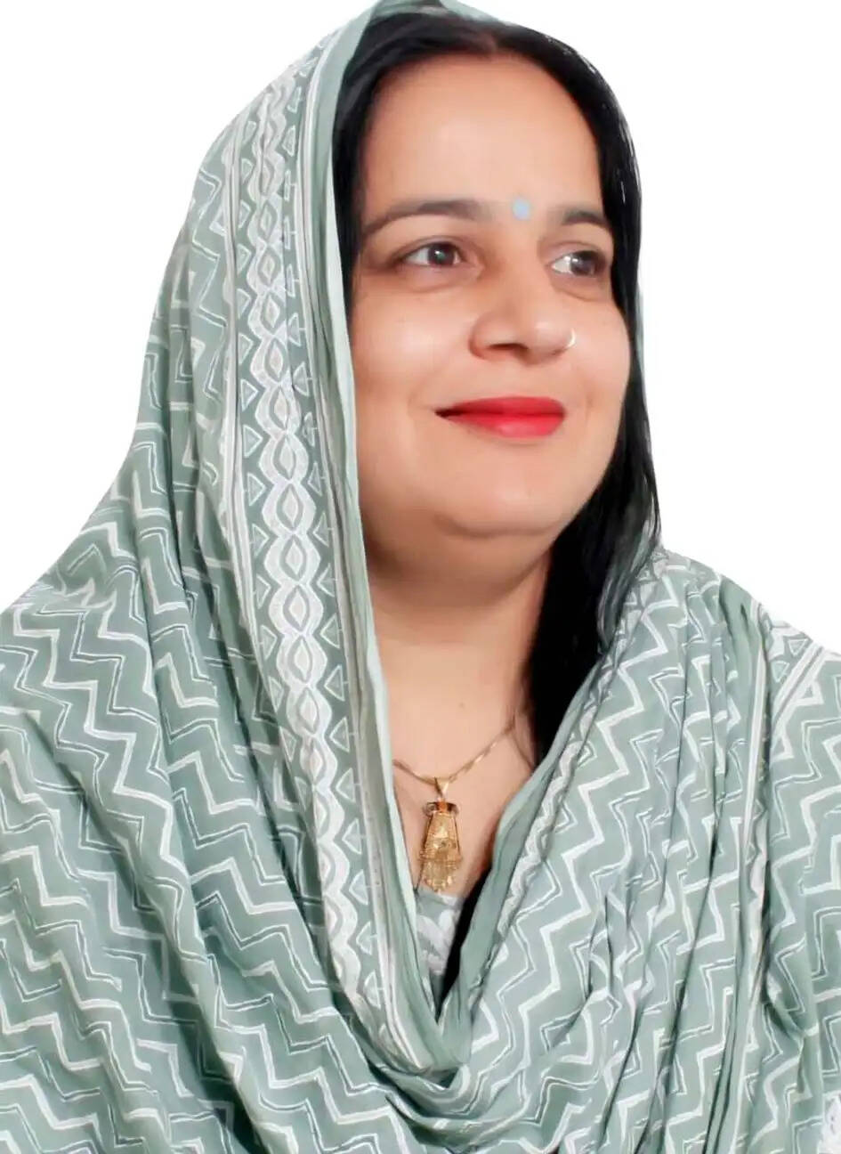 हिसार : फिक्स चार्ज के नाम पर बिजली में जोड़ी गई भारी भरकम राशि को तुरंत वापिस ले सरकार : सुमन श्योराण