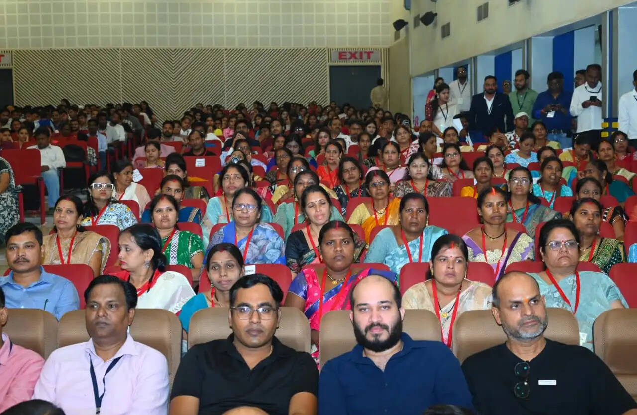 नारी शक्ति और युवा नवाचार से बनेगा नया छत्तीसगढ़ : राज्यपाल रमेन डेका