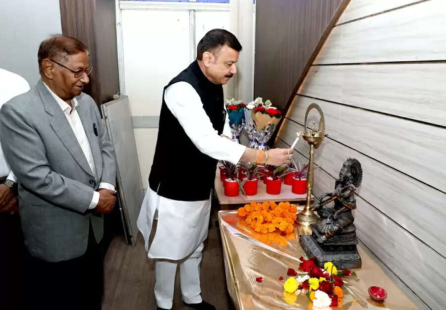 राष्ट्रीय शिक्षा नीति 2020 के आधार पर भारत की संस्कृति से परिपूर्ण और वैश्विक ज्ञान से भरपूर पाठ्य पुस्तकें करें तैयार : मंत्री सिंह