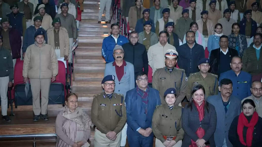 सारण को मिला राज्य में प्रथम स्थान एसएसपी डॉ कुमार आशीष हुए सम्मानित