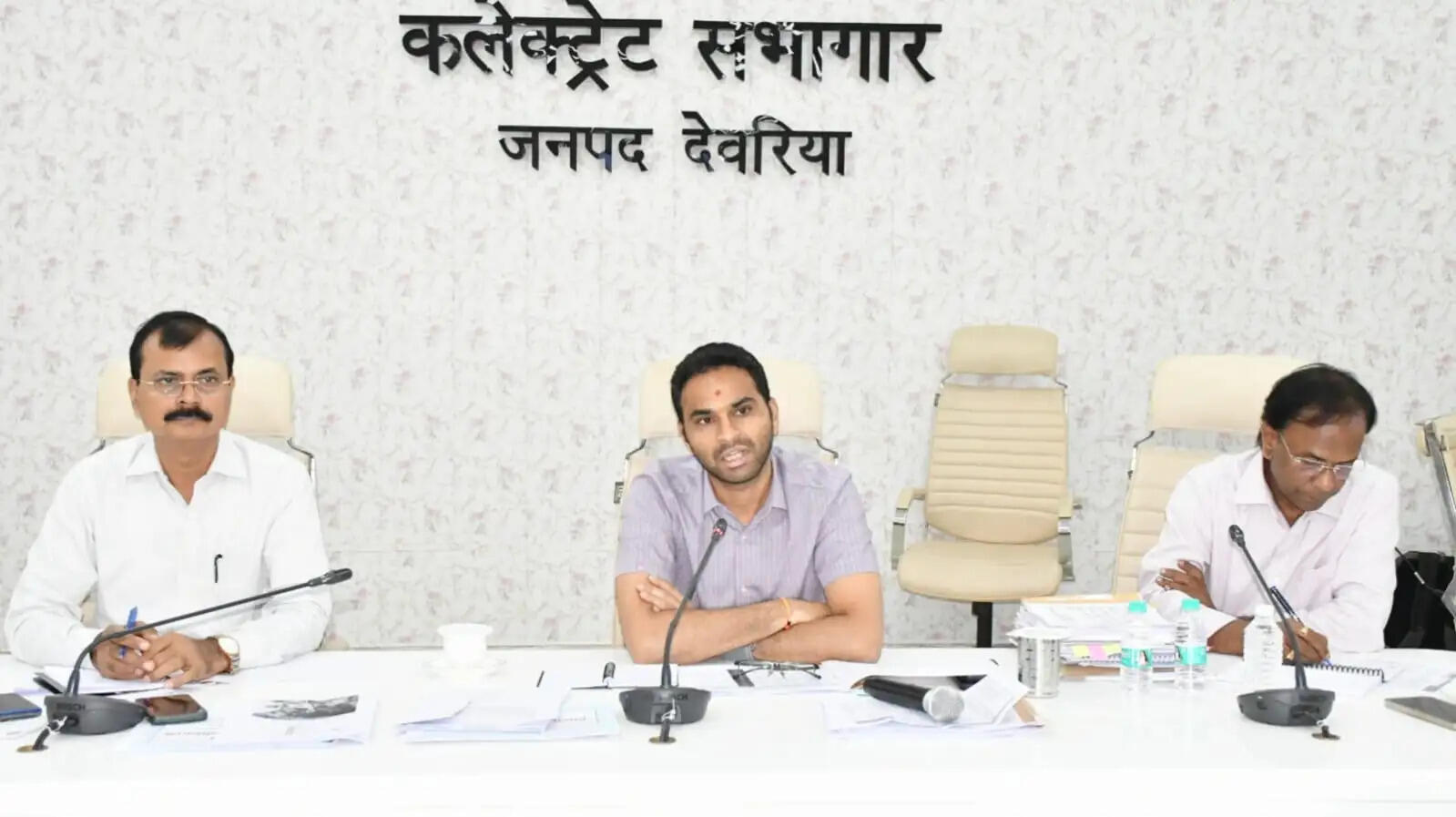 अधूरे आंगनबाड़ी केंद्रों का निर्माण एक सप्ताह में पूर्ण कराए अफसर : जिलाधिकारी
