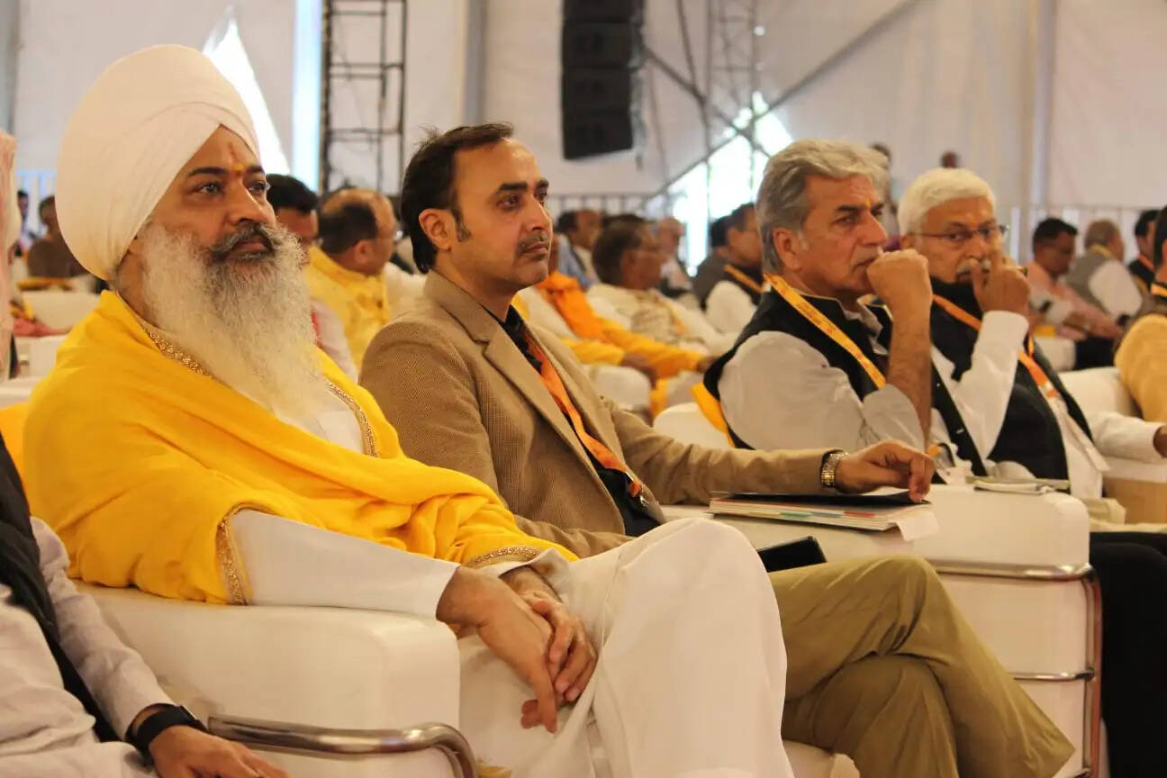 संघ व्यक्ति निर्माण की कार्यशाला, शाखा में व्यक्ति के विकास और निर्माण को मिलता है मूर्त रूप : डॉ. मोहन भागवत