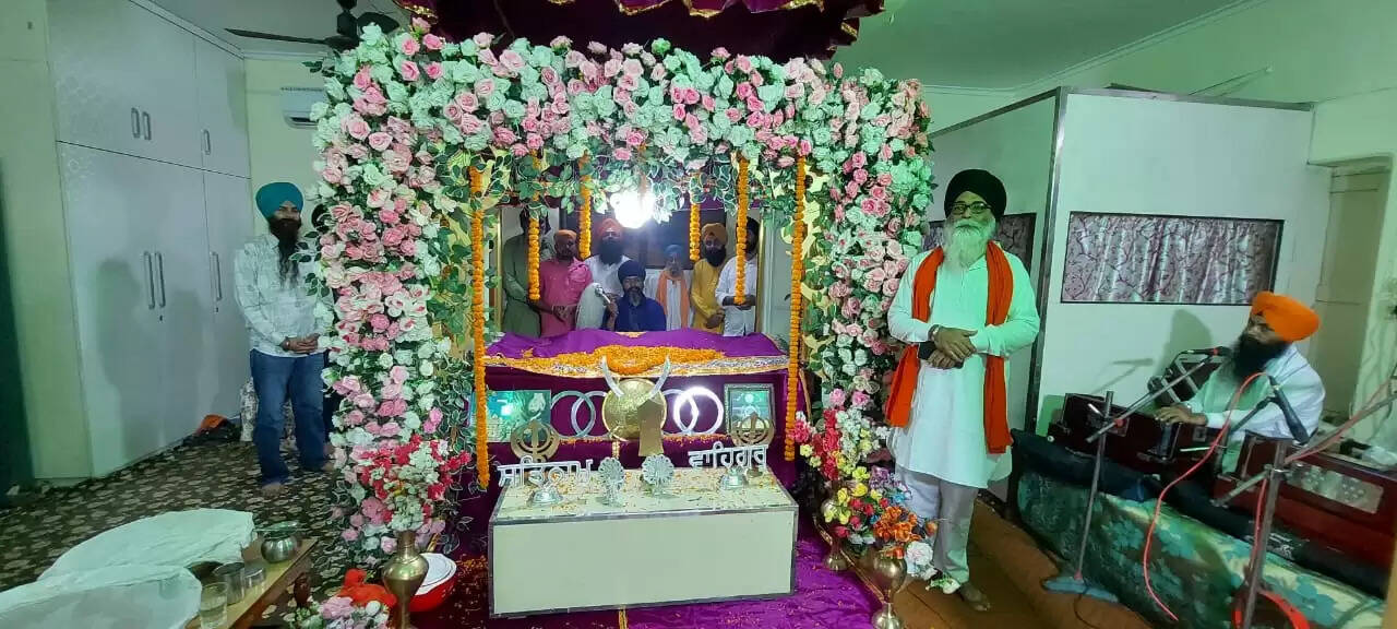 गुरुद्वारा में गुरु नानक देवजी के 556वें प्रकाशोत्सव पर आयोजन,श्रद्धा और सेवा का उमड़ा सैलाब