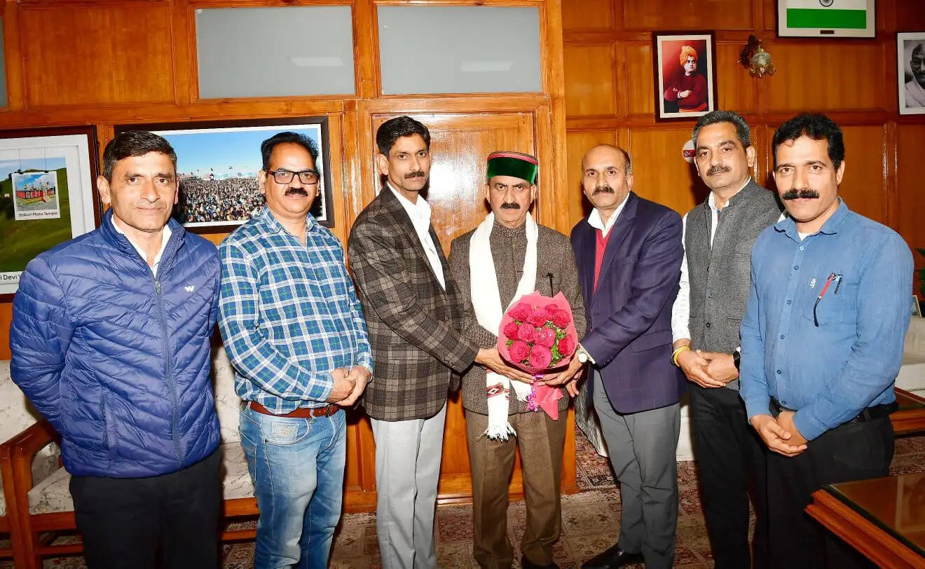 हेडमास्टर्स कैडर ऑफिसर्स एसोसिएशन का प्रतिनिधिमंडल सीएम से मिला, 834 पदोन्नतियों पर जताया आभार