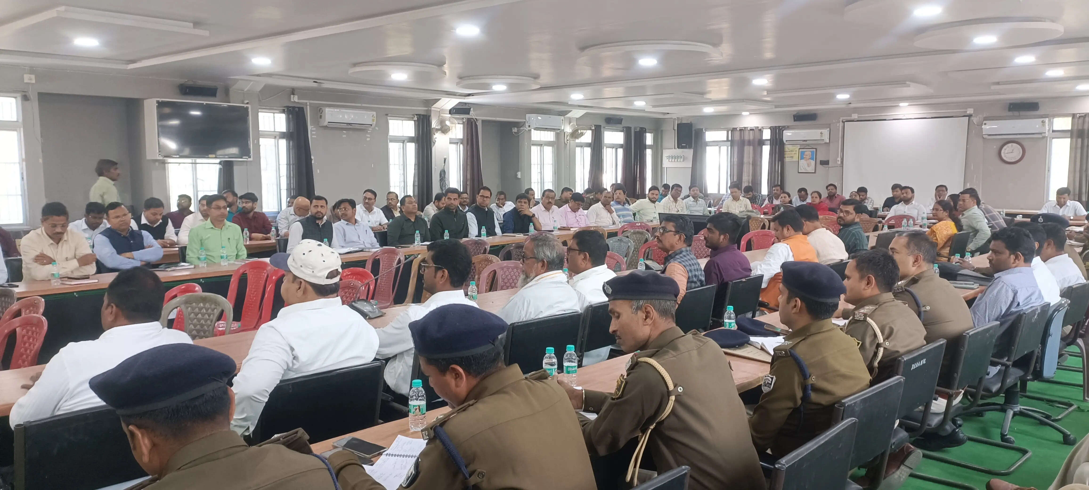 होली को लेकर शांति समिति की बैठक, डीजे पर प्रतिबंध