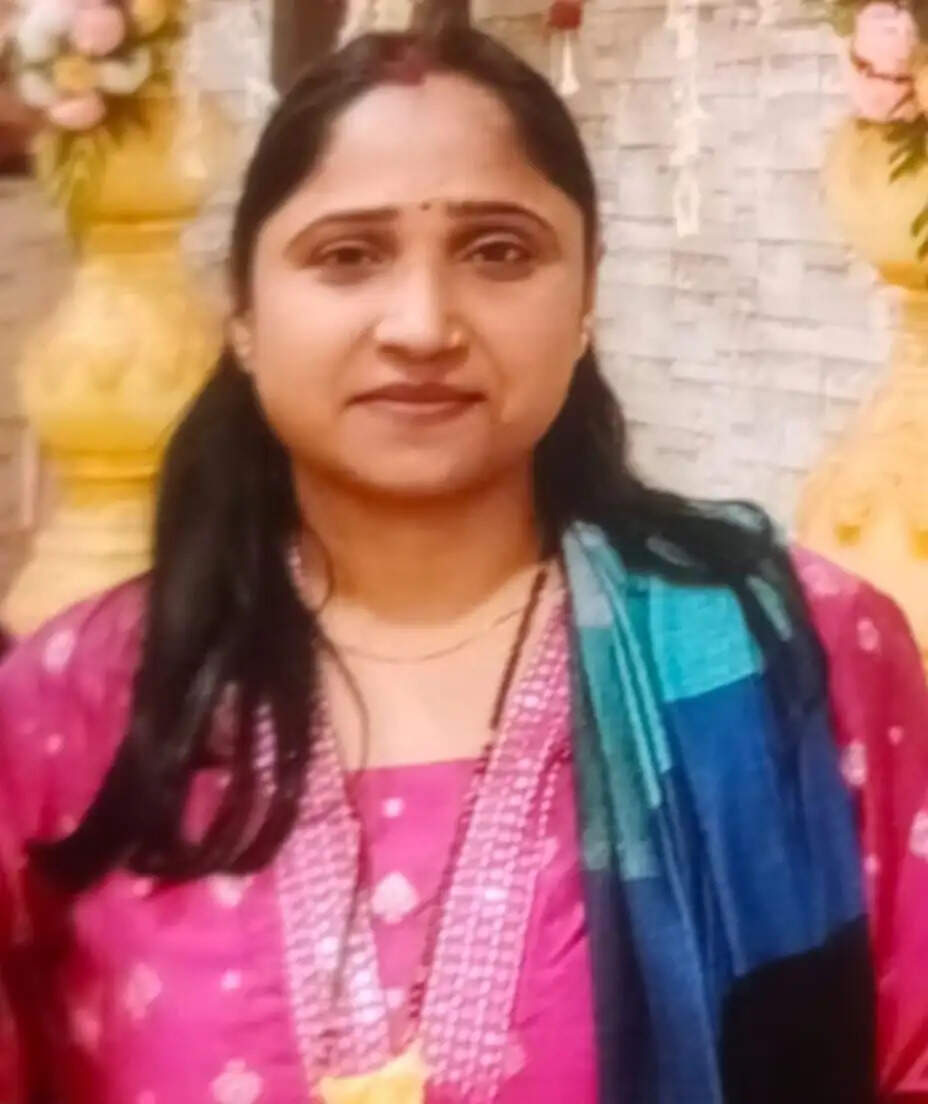 लेखापाल-सह-आईटी सहायक को हटाने की मांग, ग्रामीणों ने जताया विरोध