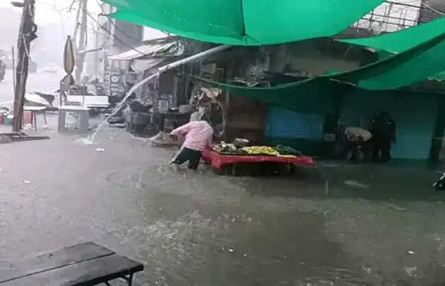 रेवाड़ी-नारनौल में मानसून की पहली झमाझम बारिश, किसानों के खिले चेहरे
