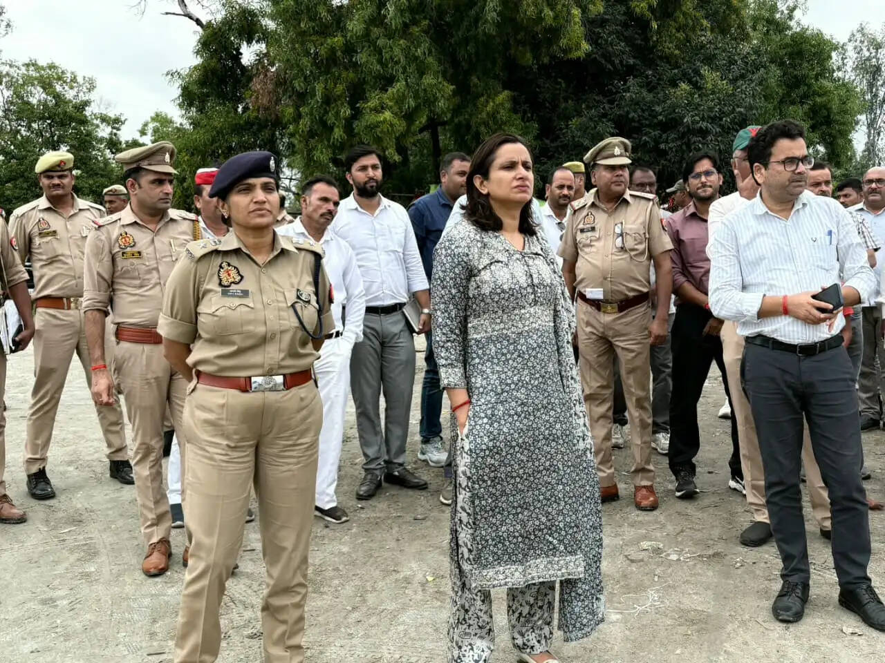 डीएम,एसपी ने पंचालघाट पहुंचकर गणेश विसर्जन का लिया जायजा