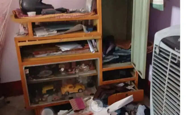 सूने घर में लाखों की चोरी, जेवरात सहित कीमती सामान ले उड़े चोर