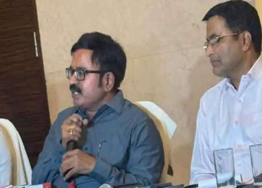 क्रिकेटर महेंद्र सिंह धोनी झारखंड-बिहार के सबसे बड़े टैक्सपेयर