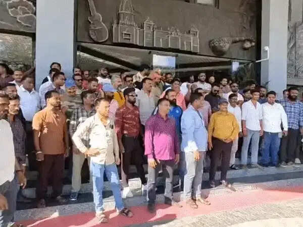 भोपाल निगम कर्मचारियों ने खोला मोर्चा,&nbsp;&nbsp;हर दिन 5 हजार रुपए जुर्माने का टारगेट, अपर आयुक्त के आदेश का विरोध