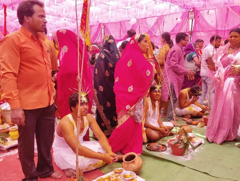 धमतरी में नौ जिलों के 38 बटुकों का उपनयन, गूंजे वैदिक मंत्र