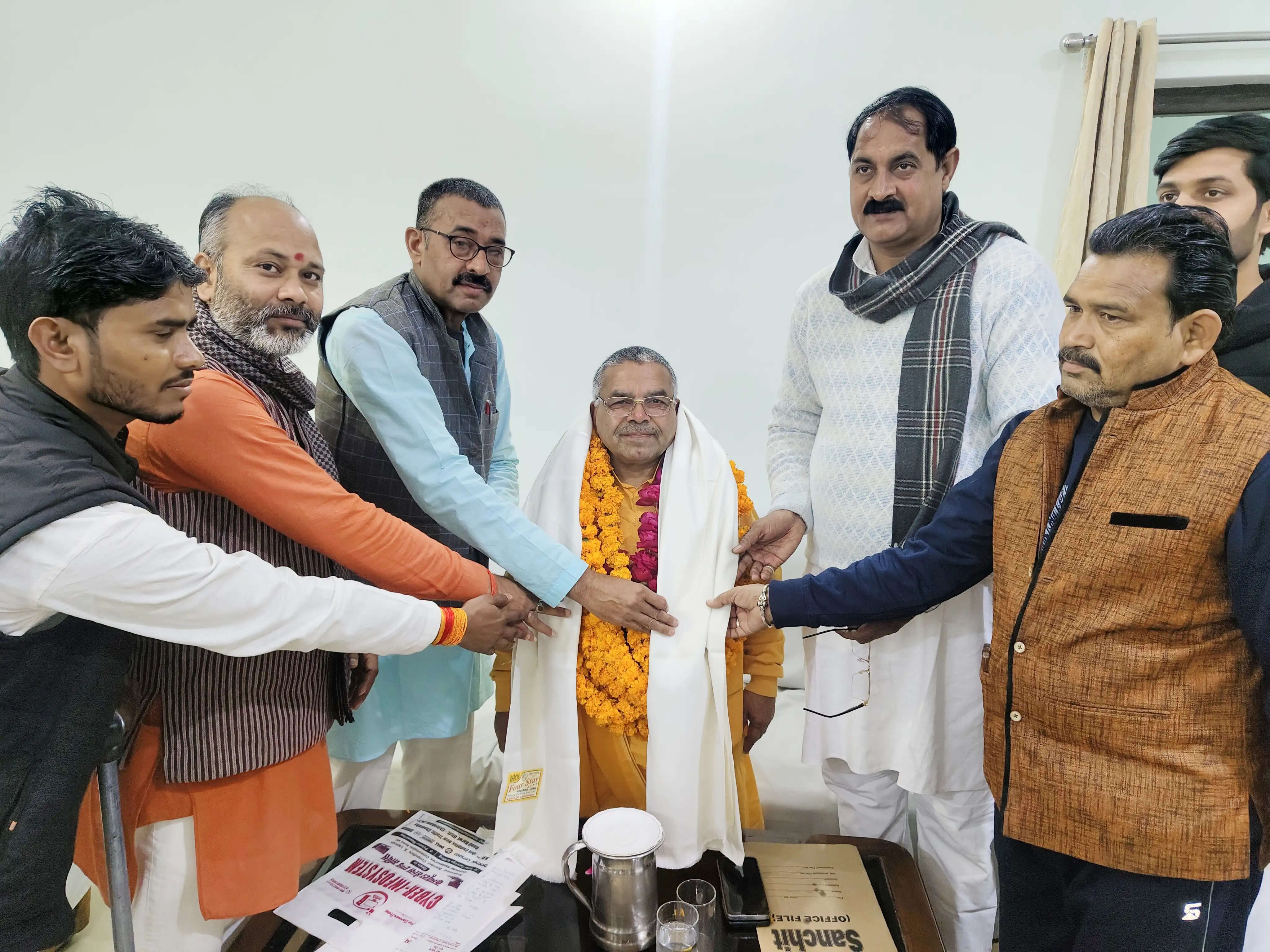 उत्तर प्रदेश गौ सेवा आयोग के अध्यक्ष श्याम बिहारी का चित्रकूट आगमन पर हुआ जोरदार स्वागत