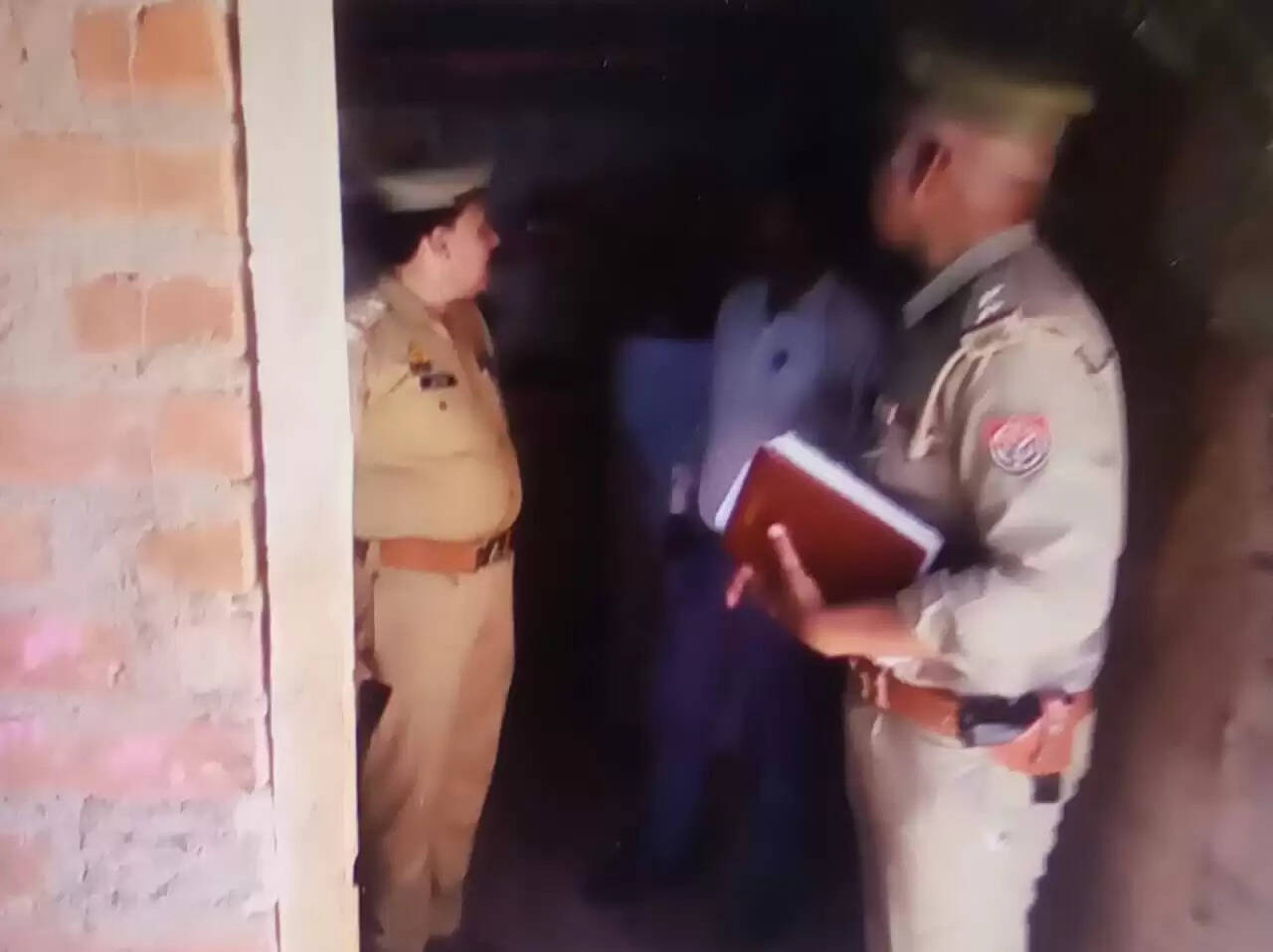 संदिग्ध हालत में महिला की माैत, ससुरालियाें पर हत्या का आरोप