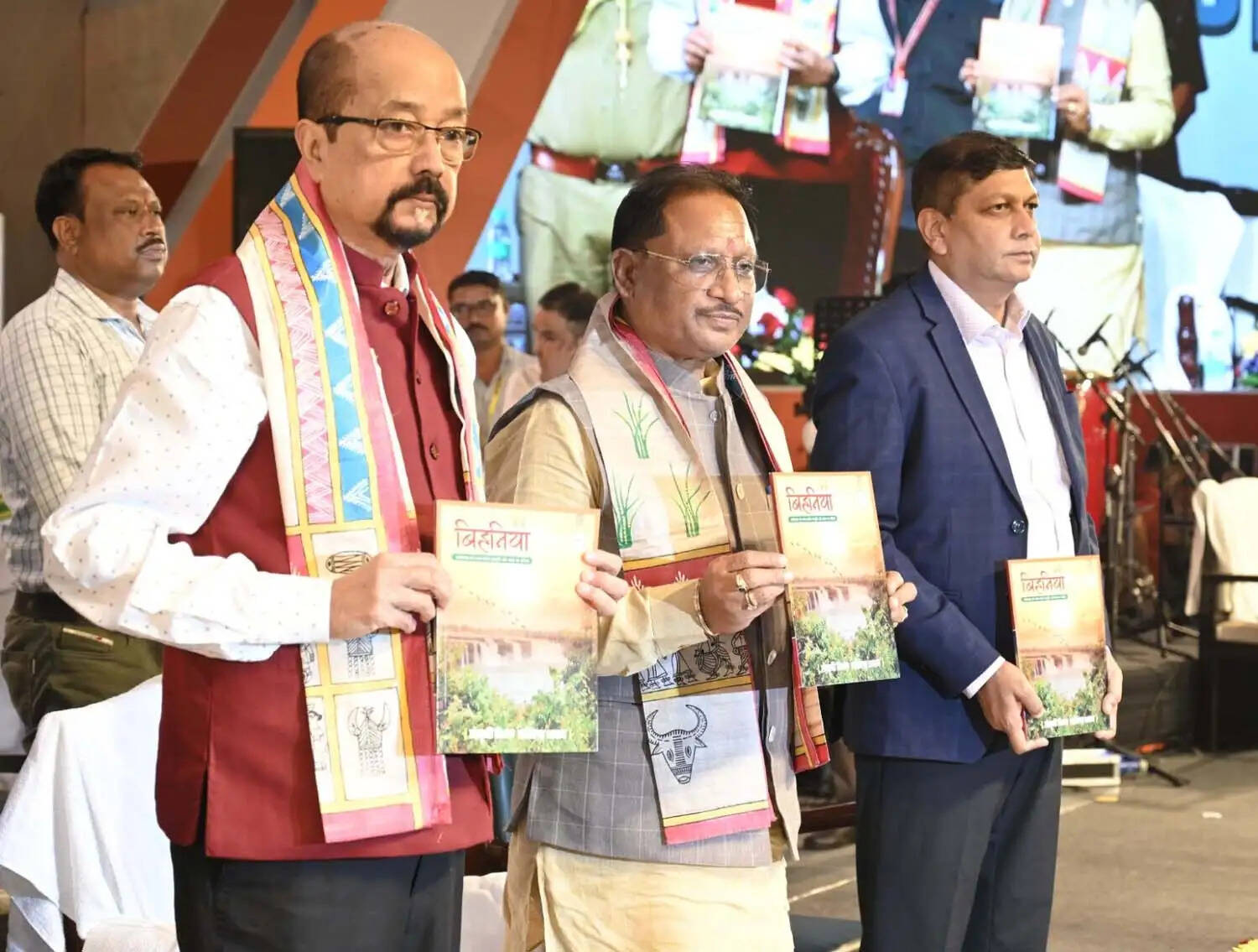 राज्याेत्सव&nbsp;:&nbsp;अपनी विरासत को सहेजते हुए छत्तीसगढ़ को अग्रणी राज्य बनाने का संकल्प लें&nbsp;: राज्यपाल &nbsp;डेका