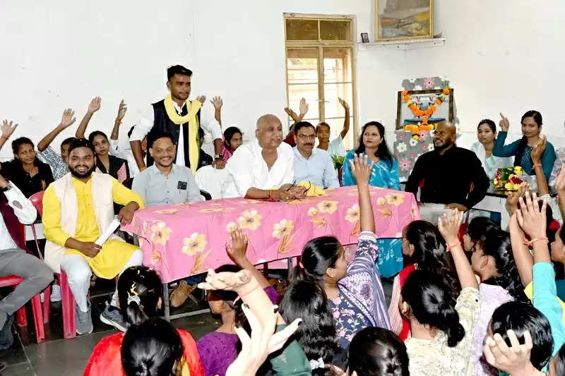 शैक्षणिक पाठ्यक्रम में शामिल की जाएगी आजादी की सच्ची गौरवगाथा : मंत्री डॉ. शाह