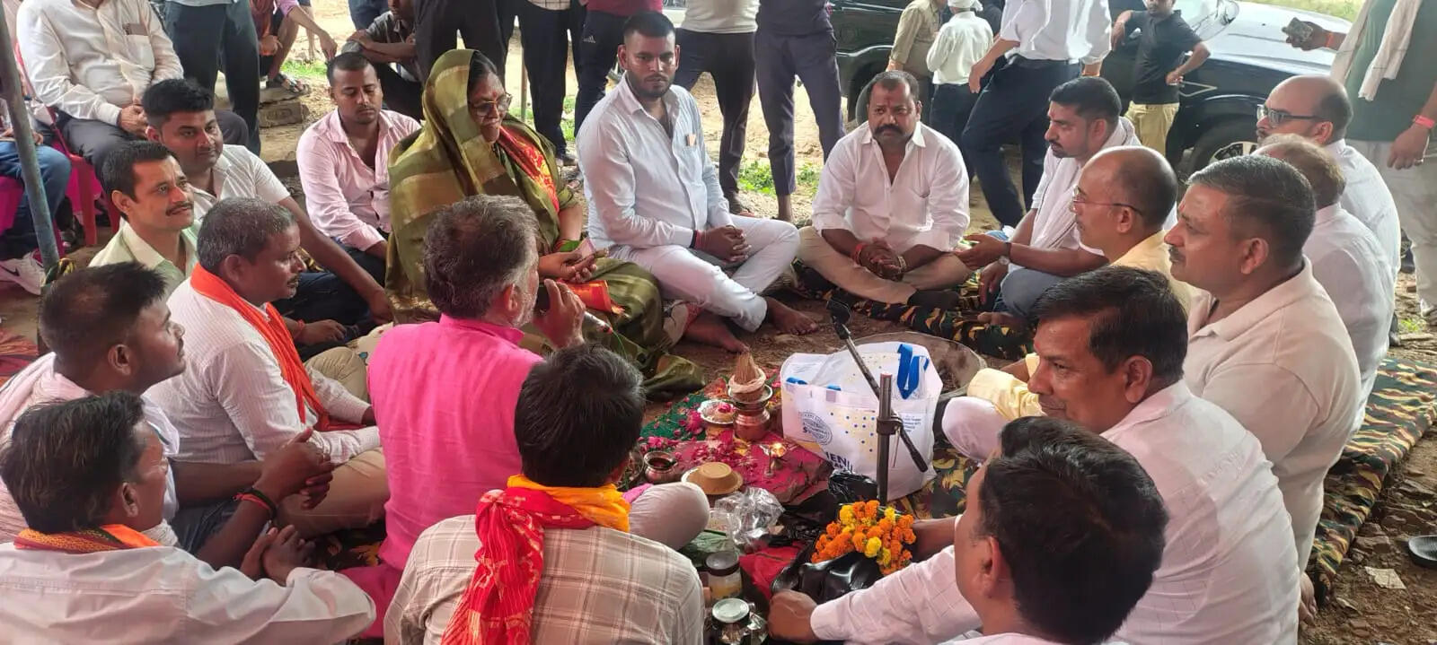 किशनपुर-पहाड़पुर मार्ग का राज्यमंत्री कृष्णा पासवान ने किया भूमि पूजन