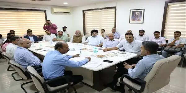 उद्योगों की समस्याओं का प्राथमिकता से होगा समाधान : कलेक्टर मिश्रा