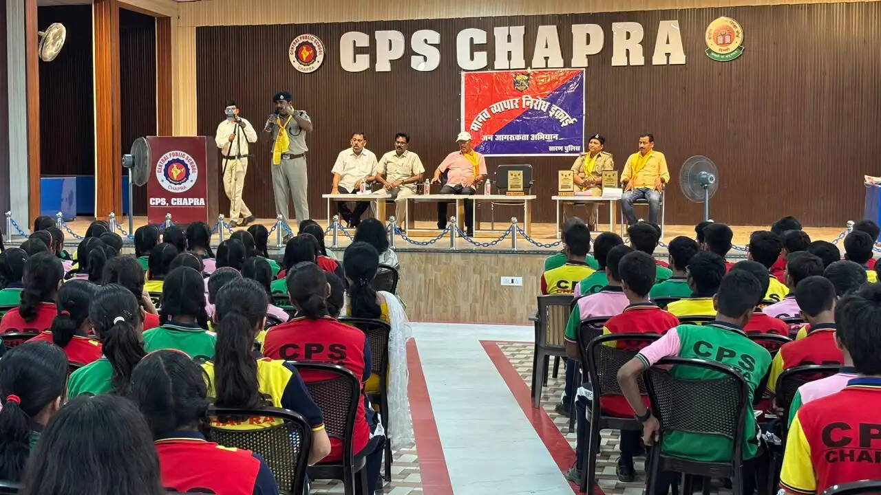 एंटी ह्यूमन ट्रैफिकिंग यूनिट द्वारा सीपीएस में छात्र-छात्राओं को किया जागरूक