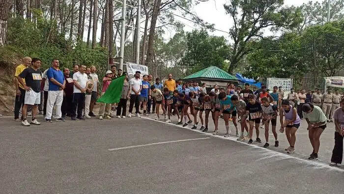 नशे के विरुद्ध जागरुकता के लिए लगाई दौड़